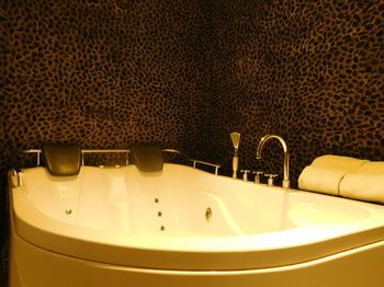 Deep Soaking Bathtub